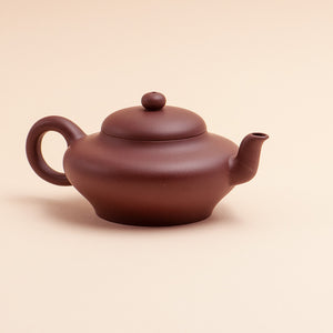 Teapot Purple Clay Shaped Like An Eastern Oil Lamp